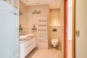 Nice – Exceptional Renovated Apartment in a former Cimiez Palace