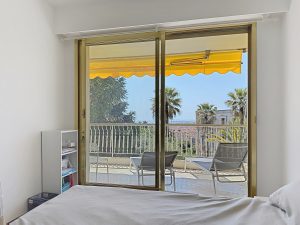 Nizza Cimiez – Appartamento trilocale con ampia terrazza con vista mare ininterrotta