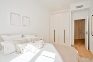 Nice – Le Port  – Spacious 5-Room Apartment of 136 sqm on a High Floor, Fully Renovated