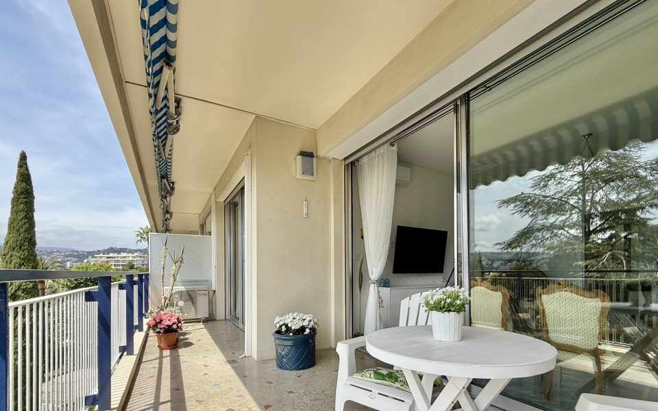 Nizza Cimiez – Spazioso trilocale di 80 m2 in una residenza di lusso