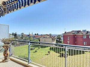 Nice Cimiez / Cemenelum – Spacieux 3 pièces avec vue mer dans prestigieuse résidence avec parc