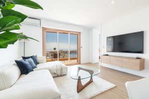 VILLEFRANCHE SUR MER – Corne d’Or – Magnificent, fully renovated 3-room apartment with terrace and panoramic sea view