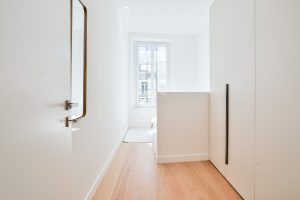 Nice – Le Port  – Spacious 5-Room Apartment of 136 sqm on a High Floor, Fully Renovated