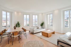 Nice – Le Port  – Spacious 5-Room Apartment of 136 sqm on a High Floor, Fully Renovated