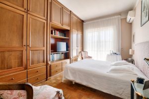 NICE – Rare for Sale – Spacious Top-floor 2/3 Bedroom Apartment with Sea View, Cimiez District