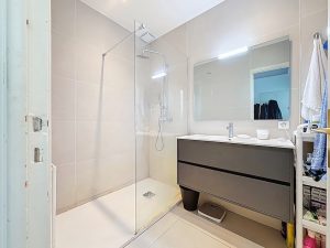 Nizza Cimiez – Appartamento trilocale con ampia terrazza con vista mare ininterrotta