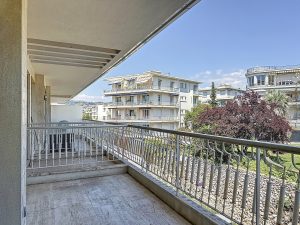 Nizza Cimiez – Appartamento trilocale con ampia terrazza con vista mare ininterrotta