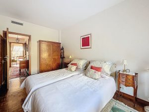 Nice Cimiez / Cemenelum – Spacieux 3 pièces avec vue mer dans prestigieuse résidence avec parc