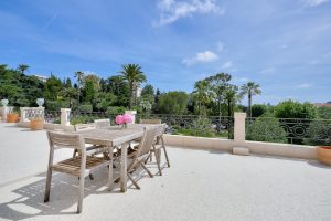 Nice – Exceptional Renovated Apartment in a former Cimiez Palace