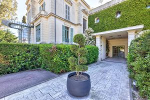 NIZZA – Cimiez : Spazioso appartamento di 2 locali in una residenza storica