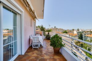 NICE – Rare for Sale – Spacious Top-floor 2/3 Bedroom Apartment with Sea View, Cimiez District
