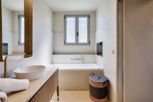 NICE – Dubouchage – Stunning 4-room apartment of 100.89 sqm in a character residence in the heart of the city