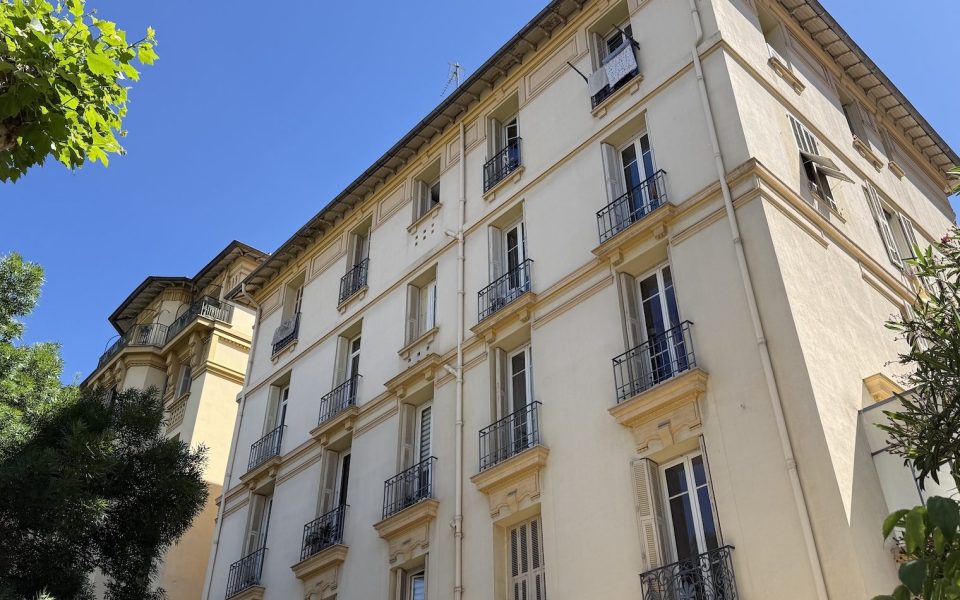 République Delfino, Beautiful loft-style flat