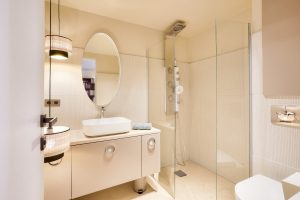 NICE – Dubouchage – Stunning 4-room apartment of 100.89 sqm in a character residence in the heart of the city