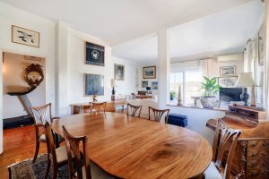 Nice – Rare à la vente – Spacieux 3/4 pièces en dernier étage avec vue mer, quartier Cimiez