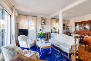 Nice – Rare à la vente – Spacieux 3/4 pièces en dernier étage avec vue mer, quartier Cimiez