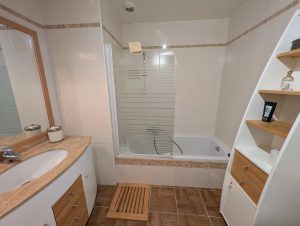 Nice – Gairaut Apartment 2 Bedroom Apartment 92 sqm with Garden and Garage