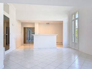 République Delfino, Beautiful loft-style flat