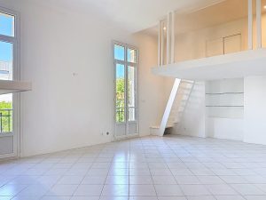 République Delfino, Beautiful loft-style flat