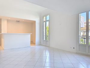 République Delfino, Beautiful loft-style flat