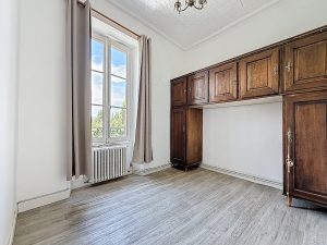 Secondo e ultimo piano di una piccola casa da ristrutturare situata nel cuore di Cimiez