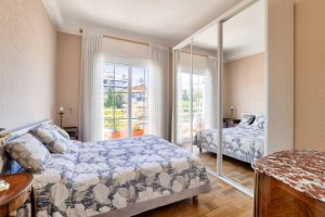 Nice – Rare à la vente – Spacieux 3/4 pièces en dernier étage avec vue mer, quartier Cimiez