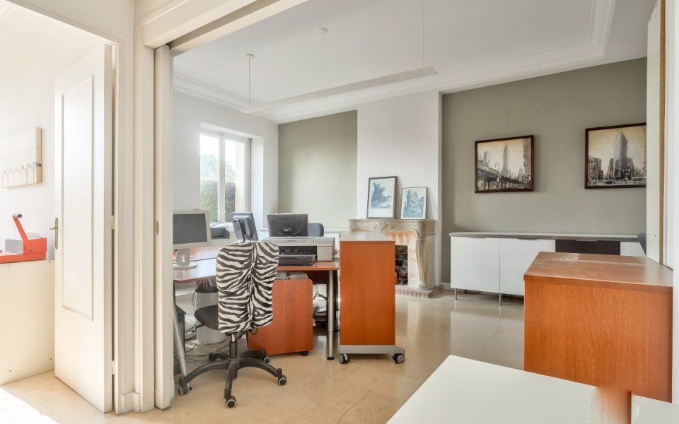 Nice Cimiez – Grand 4 pièces de 116 m² à rénover situé dans un palais Bel époque à vendre