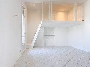 République Delfino, Beautiful loft-style flat