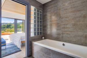 Nice Gairaut / Rimiez – Exceptional 5 Bedoom flat with Panoramic Terrace, in a Secure Estate