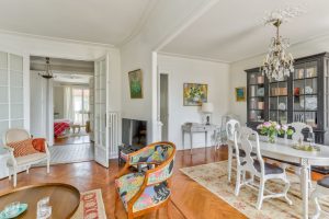 Nice Musiciens  : Appartement de charme en dernier étage dans Palais bourgeois