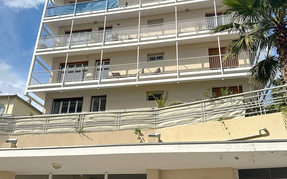 Nice Cimiez – Casa familiare di 3 locali da ristrutturare