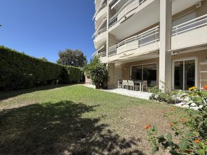 Nizza – Splendido appartamento di 4 locali di 108 m2 a livello del giardino in un residence con piscina