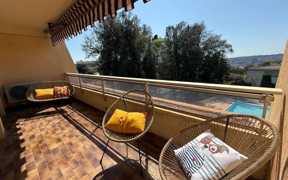Nice Cimiez – Rare for sale – Top floor with panoramic roof terrace