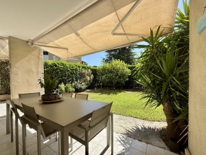 Nizza – Splendido appartamento di 4 locali di 108 m2 a livello del giardino in un residence con piscina