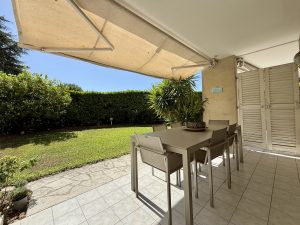 Nizza – Splendido appartamento di 4 locali di 108 m2 a livello del giardino in un residence con piscina