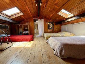 Secondo e ultimo piano di una piccola casa da ristrutturare situata nel cuore di Cimiez