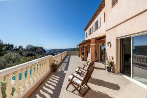 Nice – Gairaut Maison individuelle  de 300m2 avec jardin arboré de 2200m2