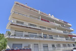 Nice Cimiez – Bright 2 Bedroom Apartment on Penultimate Floor