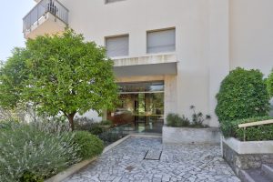 Nice Cimiez – Bright 2 Bedroom Apartment on Penultimate Floor