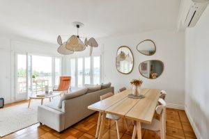 Nice Cimiez – Magnificent Renovated 2-Bedroom Apartment in a Prestigious Residence