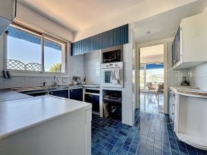Cimiez Storico – Ultimo piano con terrazza circolare, vista mare e palazzi Belle Époque