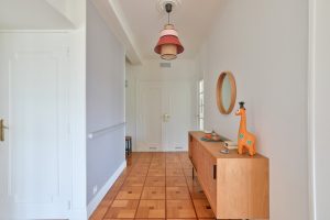Nice Cimiez – Magnificent Renovated 2-Bedroom Apartment in a Prestigious Residence