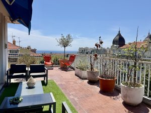 Cimiez Storico – Ultimo piano con terrazza circolare, vista mare e palazzi Belle Époque