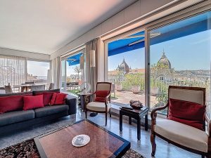 Cimiez Storico – Ultimo piano con terrazza circolare, vista mare e palazzi Belle Époque