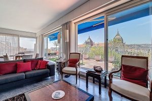 Cimiez Historique – Dernier étage avec terrasse circulaire, vue mer et palais Belle Époque