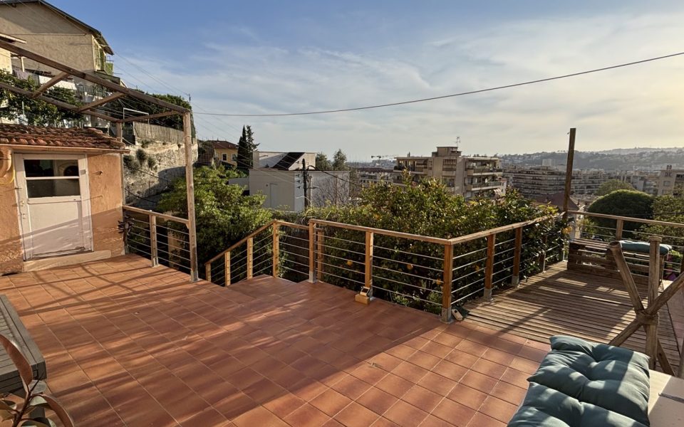 Charming House with Sea View in Nice East.