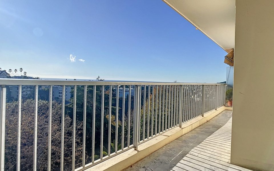 Nice Cimiez – Large 2 rooms with sea view