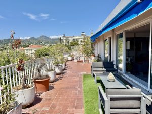 Cimiez Storico – Ultimo piano con terrazza circolare, vista mare e palazzi Belle Époque