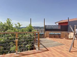 Charming House with Sea View in Nice East.