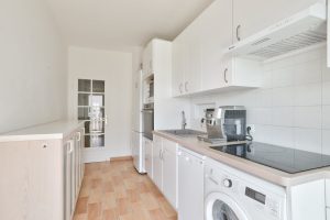 Nice Cimiez – Magnificent Renovated 2-Bedroom Apartment in a Prestigious Residence